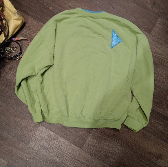 Gildan Vintage 90s Men's Green Crewneck Sweater with Blue Accents - Picture 4 of 4